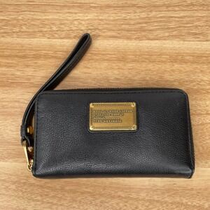 Marc by Marc Jacobs Black Leather Wristlet Wallet Zip Around Gold Tone